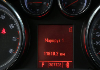 Подержанный автомобиль Opel Astra Hatchback 2010 года (18 фото)