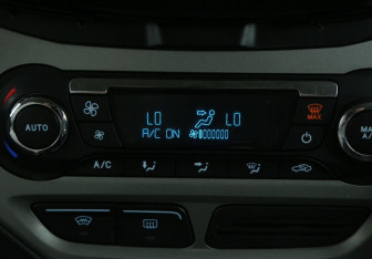 Подержанный автомобиль Ford Focus Sedan 2012 года (17 фото)