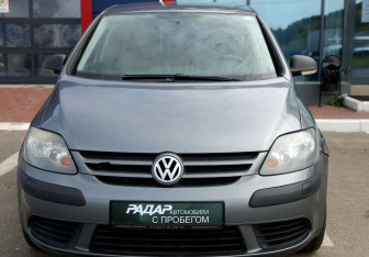 Подержанный автомобиль Volkswagen Golf Plus 2008 года (2 фото)
