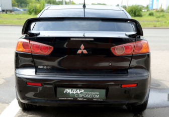 Подержанный автомобиль Mitsubishi Lancer Sedan 2008 года (5 фото)