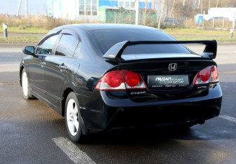 Подержанный автомобиль Honda Civic Sedan 2008 года (4 фото)