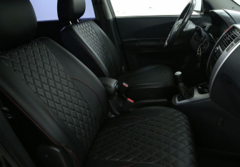 Подержанный автомобиль Hyundai Tucson 2008 года (10 фото)