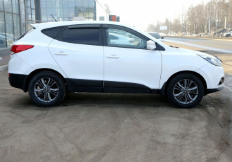 Подержанный автомобиль Hyundai ix35 2015 года (7 фото)