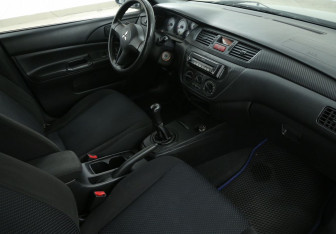 Подержанный автомобиль Mitsubishi Lancer Sedan 2006 года (9 фото)