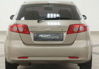 Подержанный автомобиль Chevrolet Lacetti Hatchback 2008 года (3 фото)