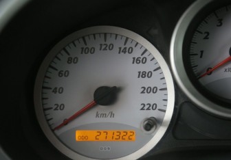 Подержанный автомобиль Toyota RAV4 2004 года (18 фото)