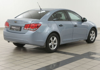 Подержанный автомобиль Chevrolet Cruze Sedan 2010 года (4 фото)
