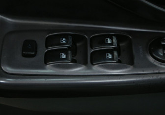 Подержанный автомобиль Hyundai Elantra Sedan 2004 года (17 фото)
