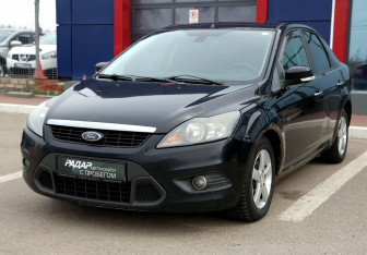 Подержанный автомобиль Ford Focus Sedan 2011 года (3 фото)