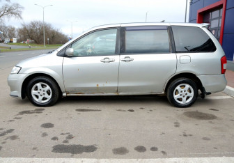 Подержанный автомобиль Mazda MPV 2000 года (8 фото)