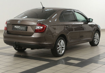 Подержанный автомобиль Skoda Rapid Liftback 2019 года (4 фото)