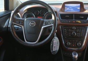 Подержанный автомобиль Opel Mokka 2013 года (14 фото)