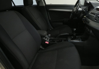Подержанный автомобиль Mitsubishi Lancer Sedan 2007 года (10 фото)