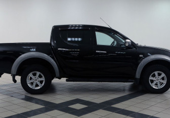 Подержанный автомобиль Mitsubishi L200 2012 года (4 фото)