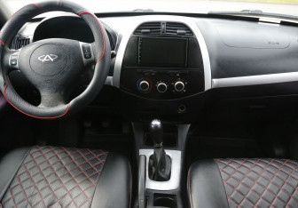 Подержанный автомобиль Chery Tiggo (T11) 2013 года (12 фото)