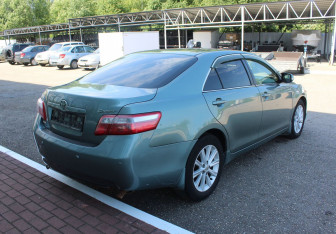 Подержанный автомобиль Toyota Camry Sedan 2006 года (7 фото)