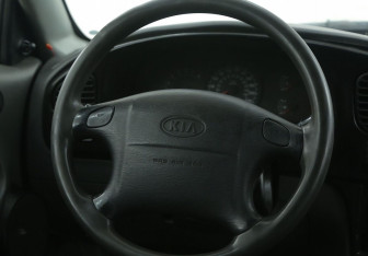 Подержанный автомобиль Kia Spectra Sedan 2006 года (16 фото)