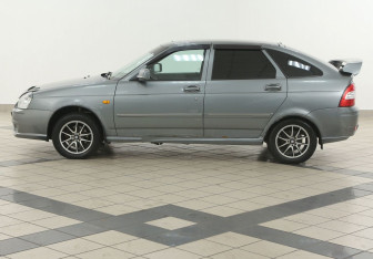 Подержанный автомобиль LADA (ВАЗ) Priora Hatchback 2011 года (7 фото)
