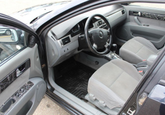 Подержанный автомобиль Chevrolet Lacetti Sedan 2008 года (13 фото)