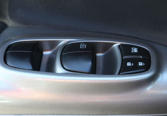 Подержанный автомобиль Nissan Juke 2013 года (19 фото)