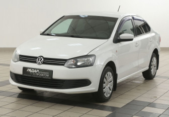 Подержанный автомобиль Volkswagen Polo Sedan 2013 года (8 фото)