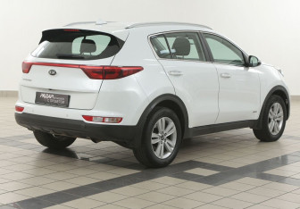 Подержанный автомобиль Kia Sportage 2018 года (4 фото)