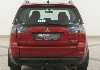 Подержанный автомобиль Mitsubishi Outlander 2007 года (3 фото)