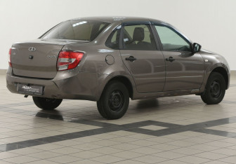 Подержанный автомобиль LADA (ВАЗ) Granta Sedan 2018 года (4 фото)