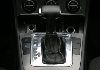 Подержанный автомобиль Volkswagen Passat Sedan 2007 года (13 фото)