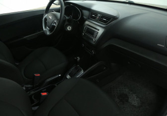 Подержанный автомобиль Kia Rio Sedan 2017 года (9 фото)