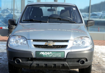 Подержанный автомобиль Chevrolet Niva 2014 года (2 фото)