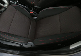 Подержанный автомобиль Kia Rio Hatchback 2021 года (19 фото)