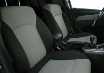 Подержанный автомобиль Chevrolet Cruze Sedan 2012 года (10 фото)