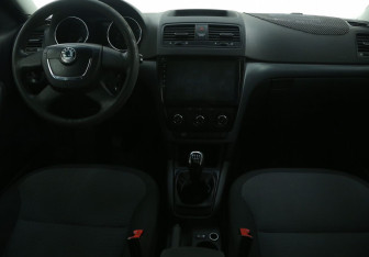 Подержанный автомобиль Skoda Yeti 2010 года (12 фото)