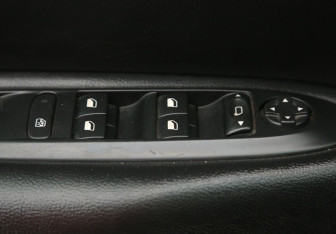 Подержанный автомобиль Citroen C4 Sedan 2013 года (17 фото)