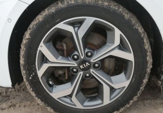 Подержанный автомобиль Kia Ceed Hatchback 2018 года (15 фото)