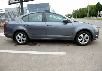 Подержанный автомобиль Skoda Octavia Liftback 2019 года (7 фото)