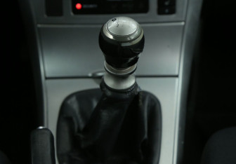 Подержанный автомобиль Toyota Corolla Sedan 2012 года (15 фото)