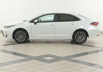 Подержанный автомобиль Toyota Corolla Sedan 2019 года (7 фото)