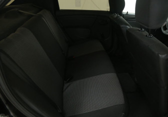 Подержанный автомобиль Renault Logan Sedan 2013 года (11 фото)