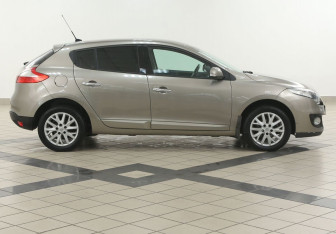 Подержанный автомобиль Renault Megane Hatchback 2013 года (5 фото)