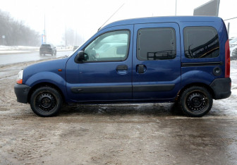 Подержанный автомобиль Renault Kangoo 2002 года (8 фото)