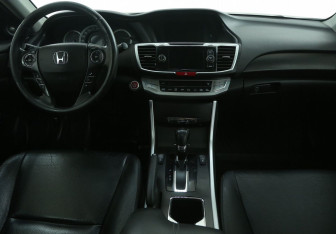 Подержанный автомобиль Honda Accord Sedan 2013 года (12 фото)
