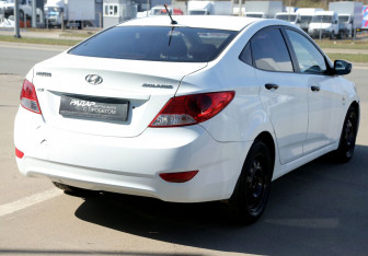 Подержанный автомобиль Hyundai Solaris Sedan 2013 года (6 фото)
