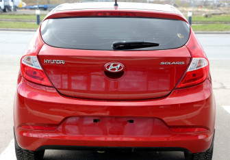 Подержанный автомобиль Hyundai Solaris Hatchback 2015 года (5 фото)