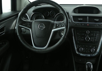 Подержанный автомобиль Opel Mokka 2013 года (14 фото)