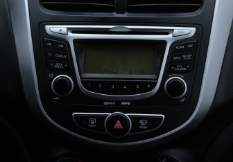 Подержанный автомобиль Hyundai Solaris Sedan 2013 года (13 фото)