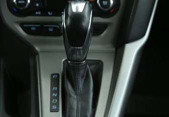 Подержанный автомобиль Ford Focus Sedan 2012 года (15 фото)