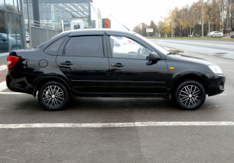 Подержанный автомобиль LADA (ВАЗ) Granta Sedan 2014 года (7 фото)