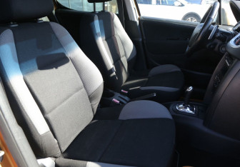 Подержанный автомобиль Peugeot 207 Hatchback 2008 года (10 фото)